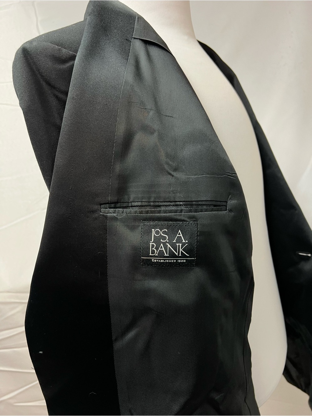 Jos. A. Bank Men's 46R Blazer Jacket 40x32 Pants Black Tuxedo Suit - Picture 10 of 13